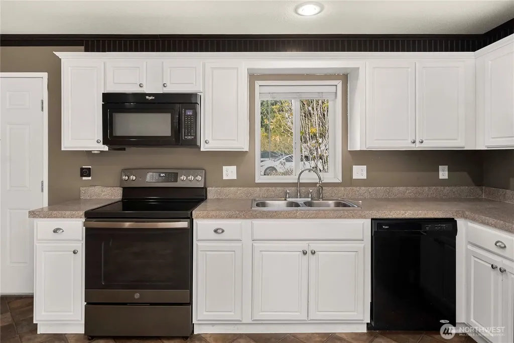 19026 2nd Street E Lake Tapps WA 98391