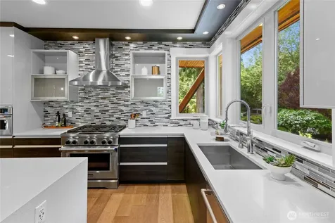 8587 Springridge Road NE Bainbridge Island WA 98110