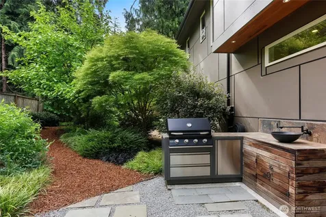 8587 Springridge Road NE Bainbridge Island WA 98110
