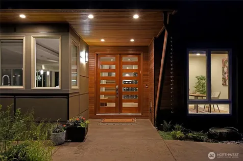 8587 Springridge Road NE Bainbridge Island WA 98110
