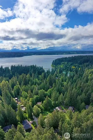 8587 Springridge Road NE Bainbridge Island WA 98110