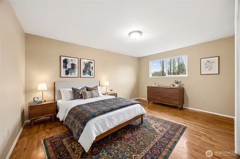 1300 SW 125th Place Seattle WA 98146