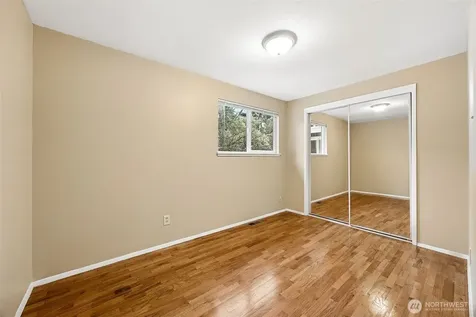 1300 SW 125th Place Seattle WA 98146