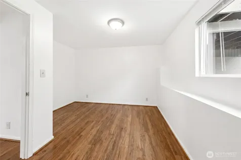 1300 SW 125th Place Seattle WA 98146