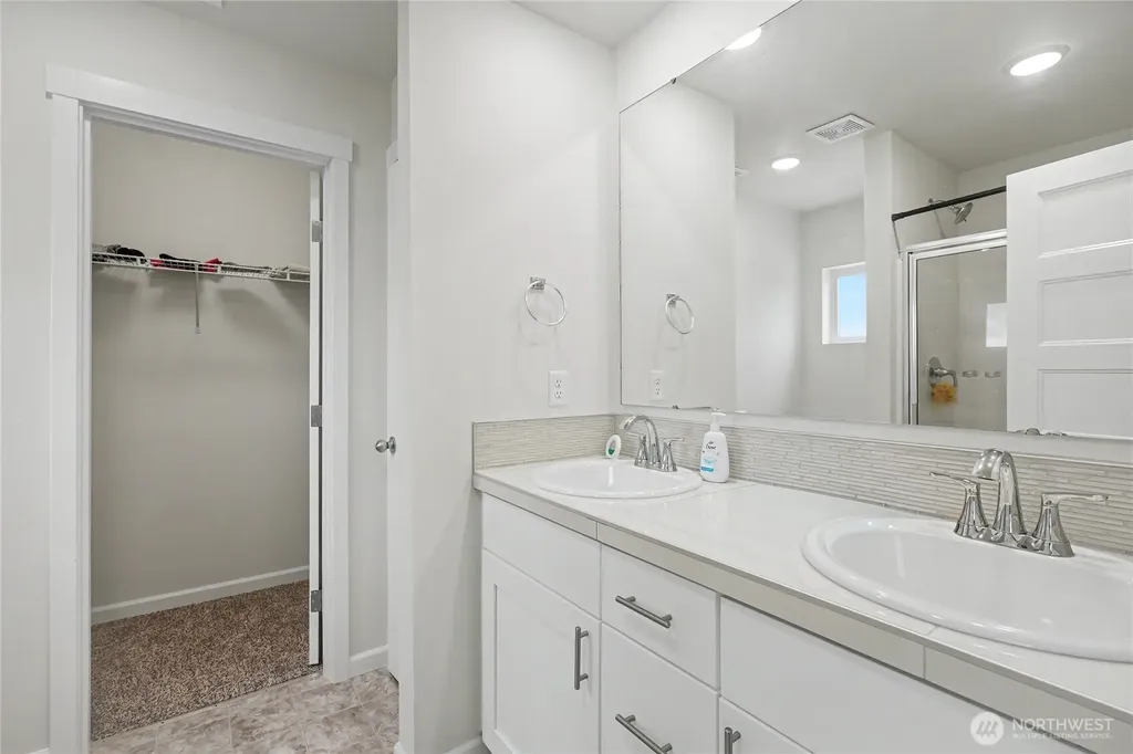 14395 Lockwood Lane SE Yelm WA 98597