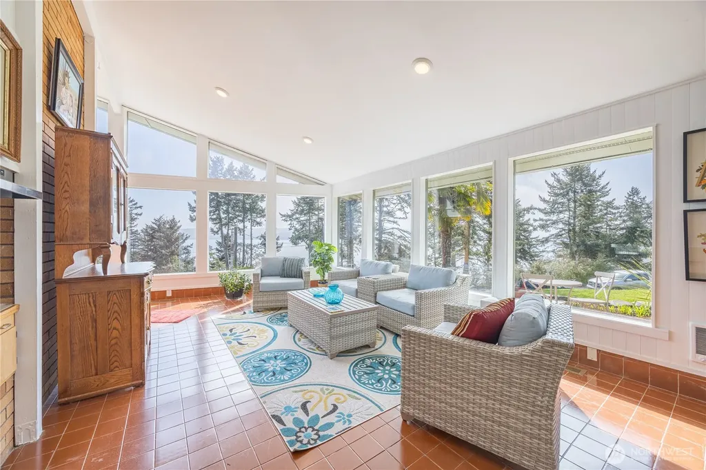 382 Discovery Way Sequim WA 98382