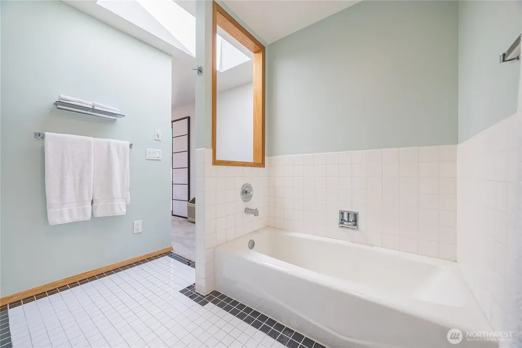 382 Discovery Way Sequim WA 98382