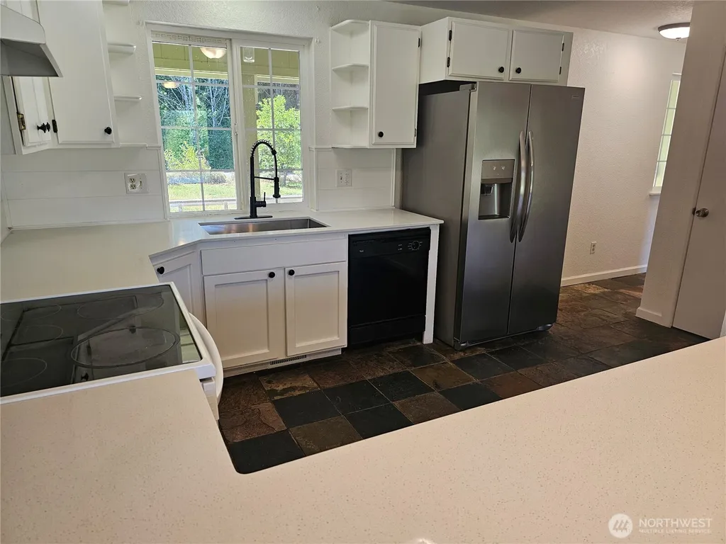 727 Tipsoo Loop S Rainier WA 98576