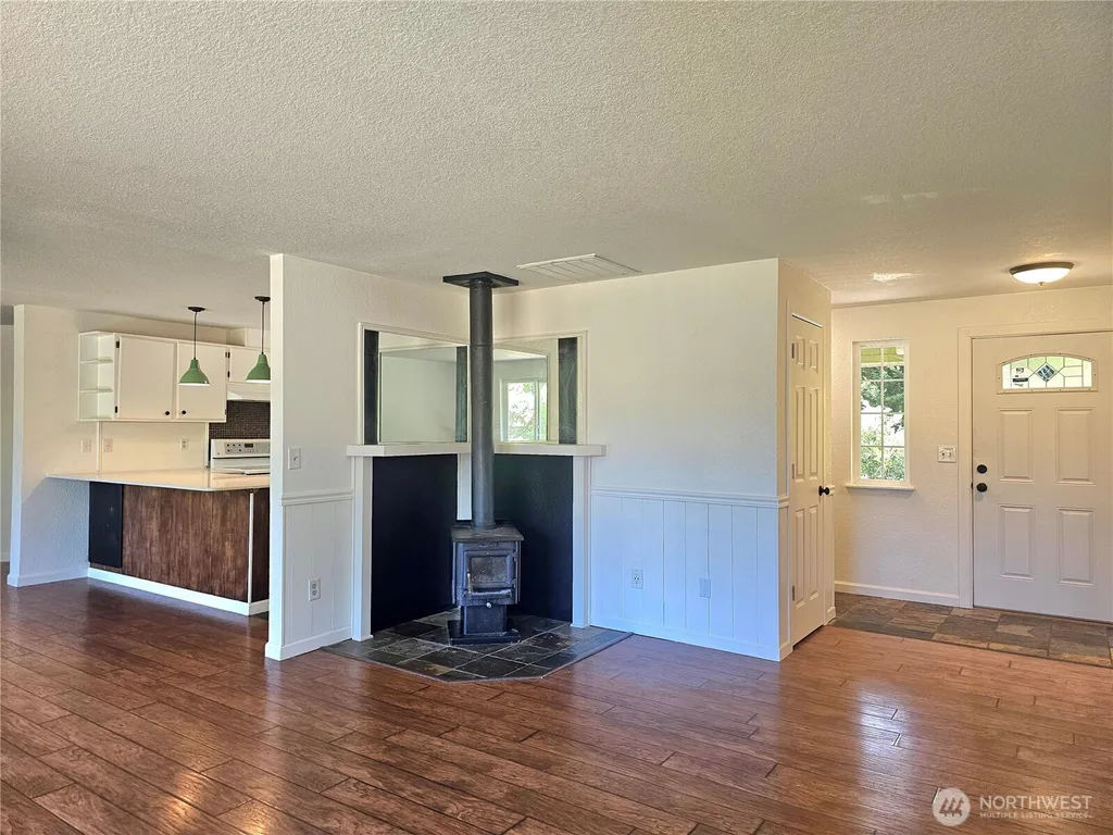 727 Tipsoo Loop S Rainier WA 98576