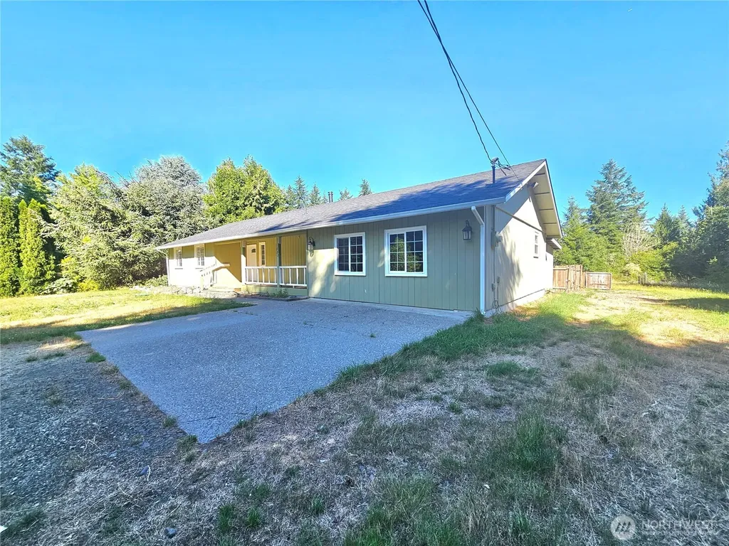 727 Tipsoo Loop S Rainier WA 98576