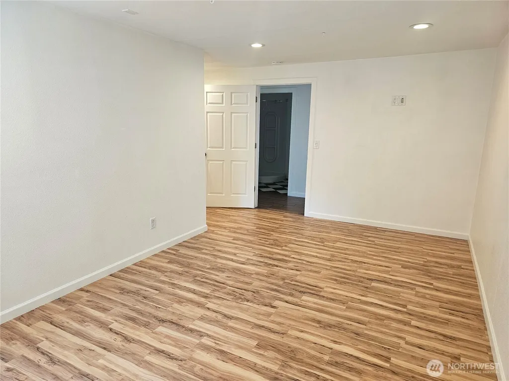 727 Tipsoo Loop S Rainier WA 98576