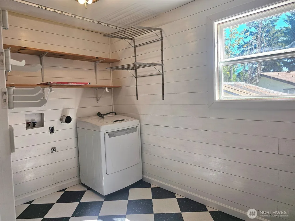727 Tipsoo Loop S Rainier WA 98576