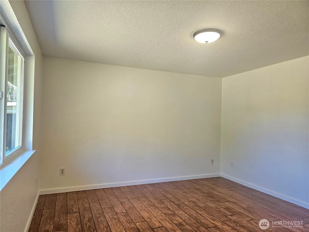 727 Tipsoo Loop S Rainier WA 98576