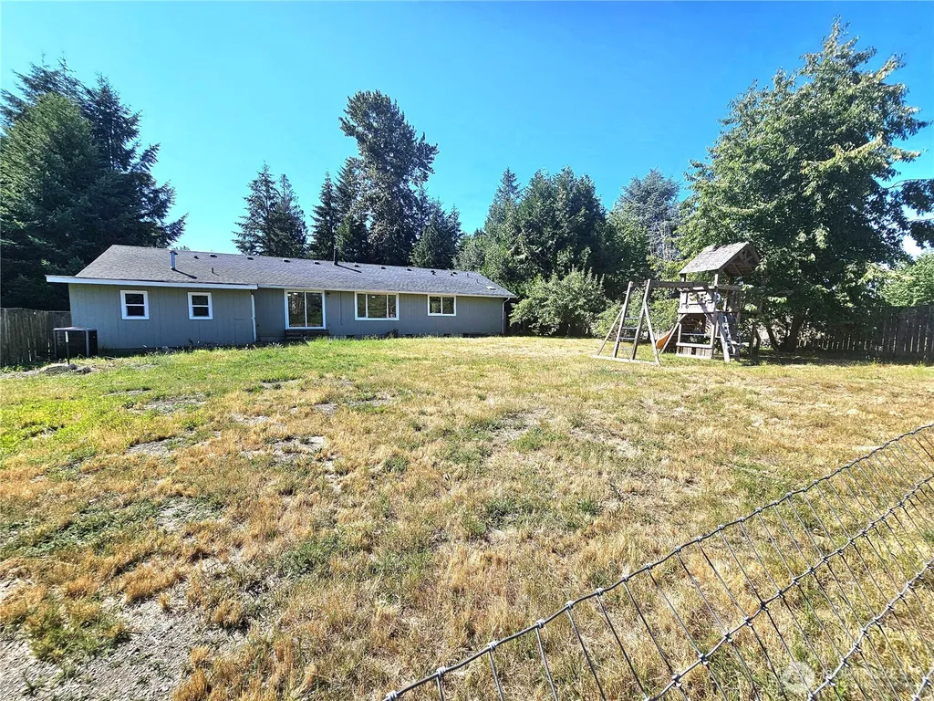 727 Tipsoo Loop S Rainier WA 98576