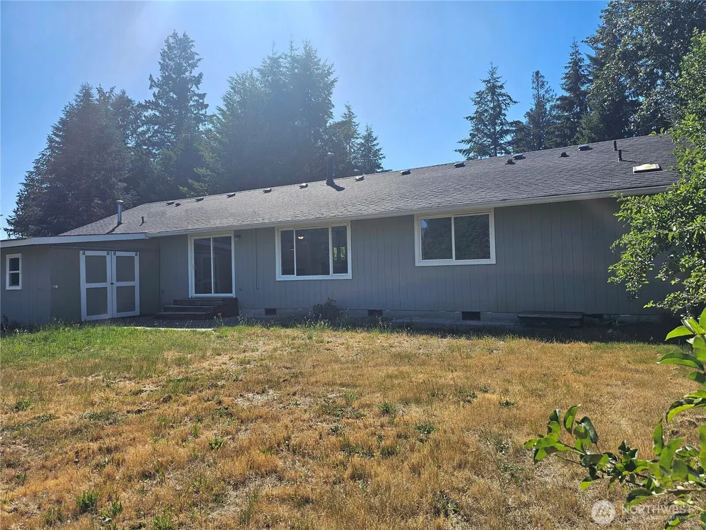 727 Tipsoo Loop S Rainier WA 98576