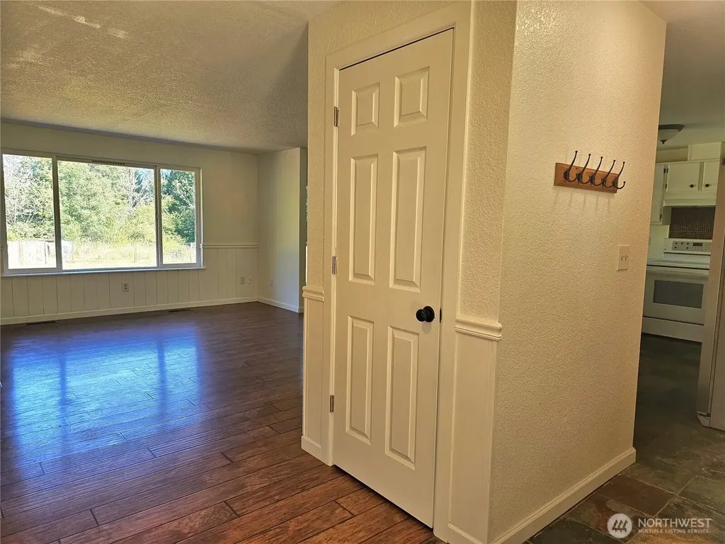 727 Tipsoo Loop S Rainier WA 98576