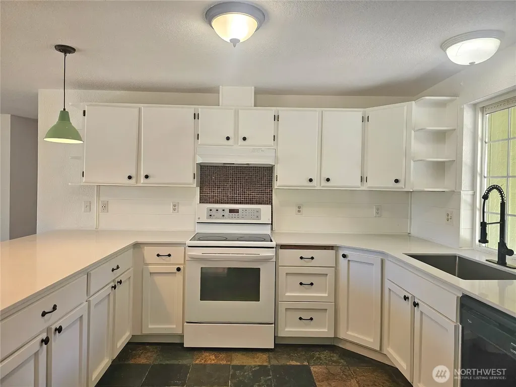 727 Tipsoo Loop S Rainier WA 98576