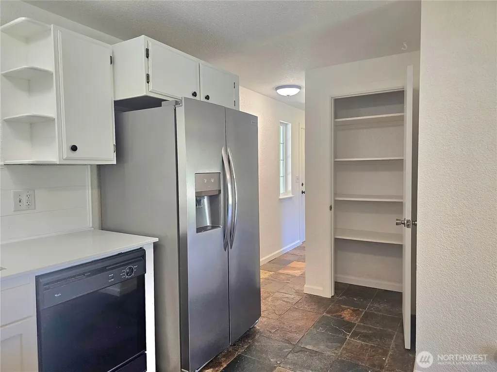 727 Tipsoo Loop S Rainier WA 98576