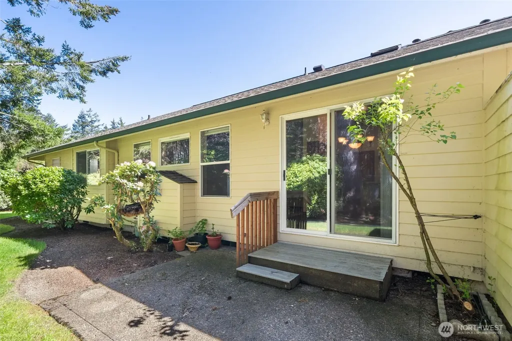 170 E Beaumont Drive Shelton WA 98584