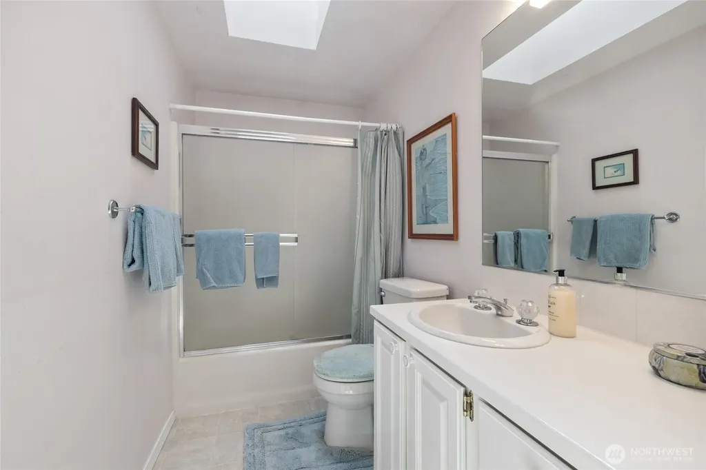 34 Lakewood Oaks Drive SW Lakewood WA 98499