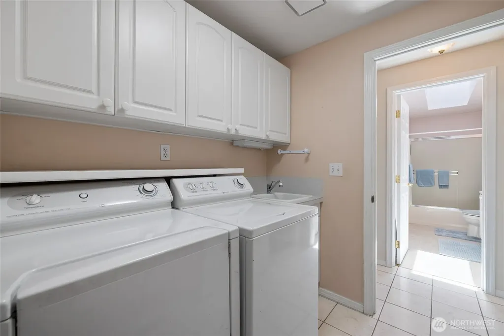 34 Lakewood Oaks Drive SW Lakewood WA 98499
