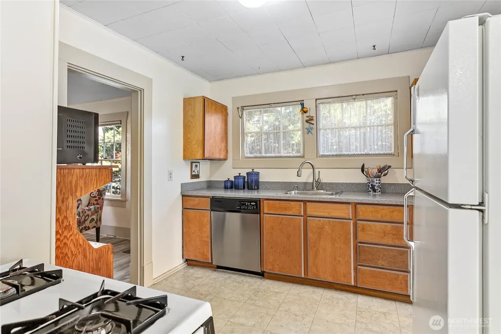 1305 W Illinois Street Bellingham WA 98225