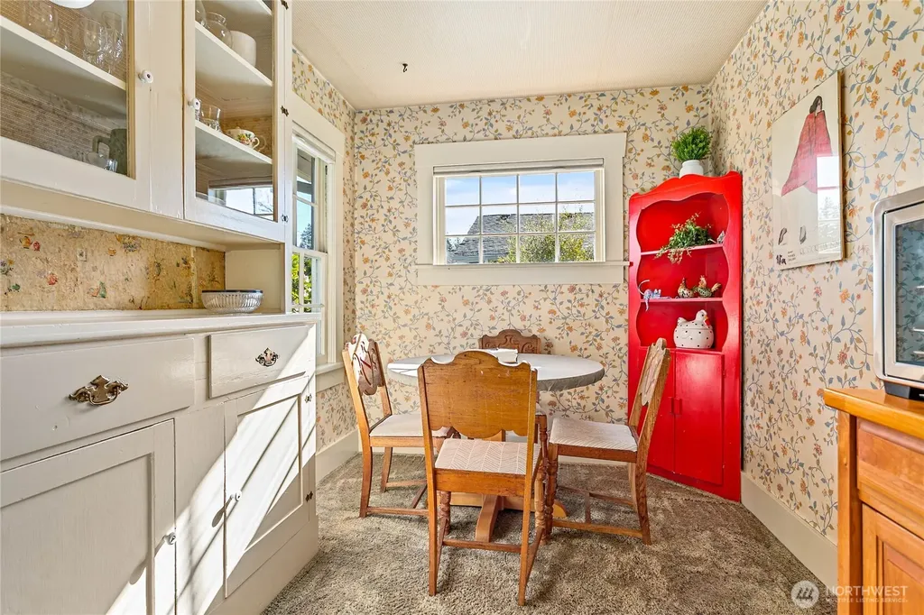 1305 W Illinois Street Bellingham WA 98225