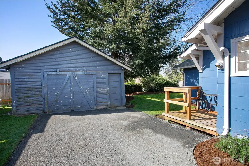 1305 W Illinois Street Bellingham WA 98225