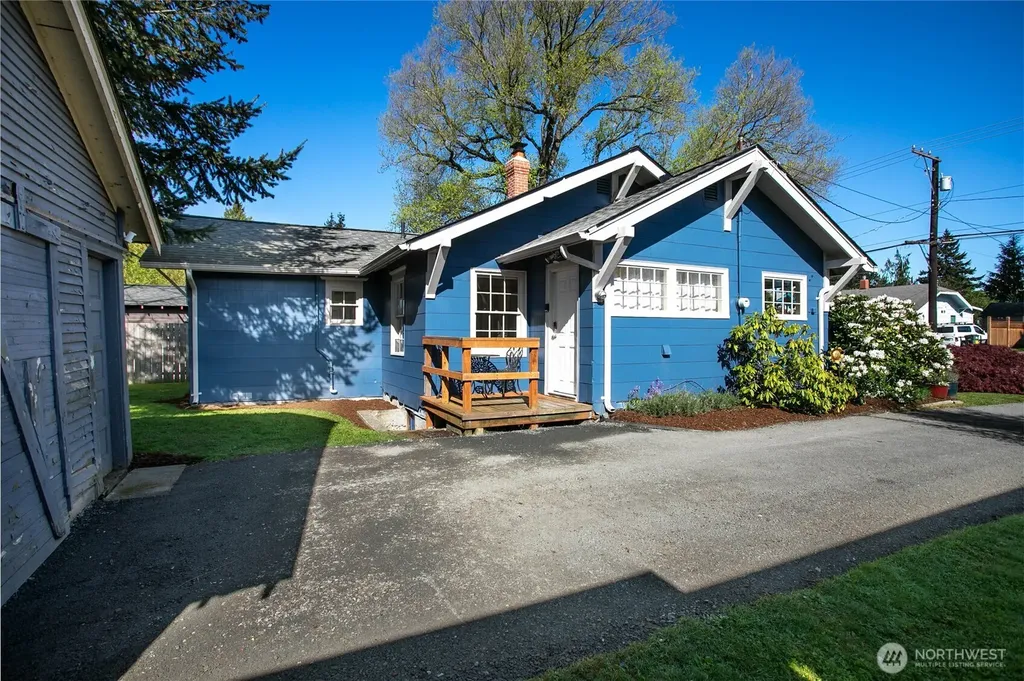 1305 W Illinois Street Bellingham WA 98225