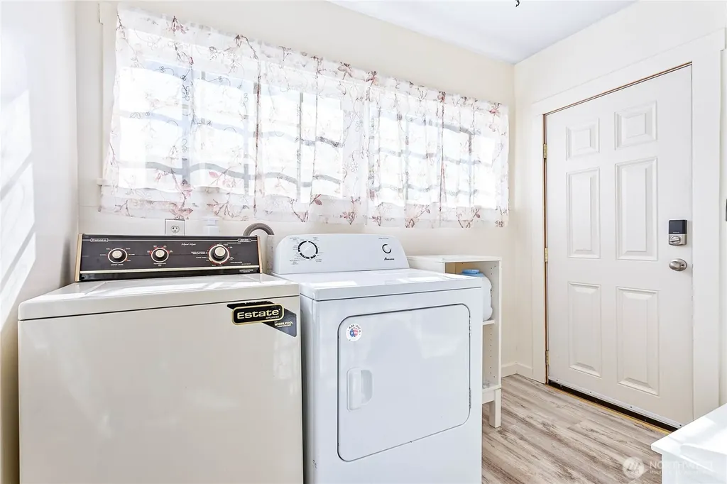 1305 W Illinois Street Bellingham WA 98225