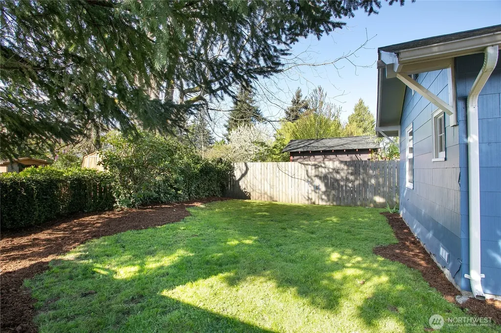 1305 W Illinois Street Bellingham WA 98225
