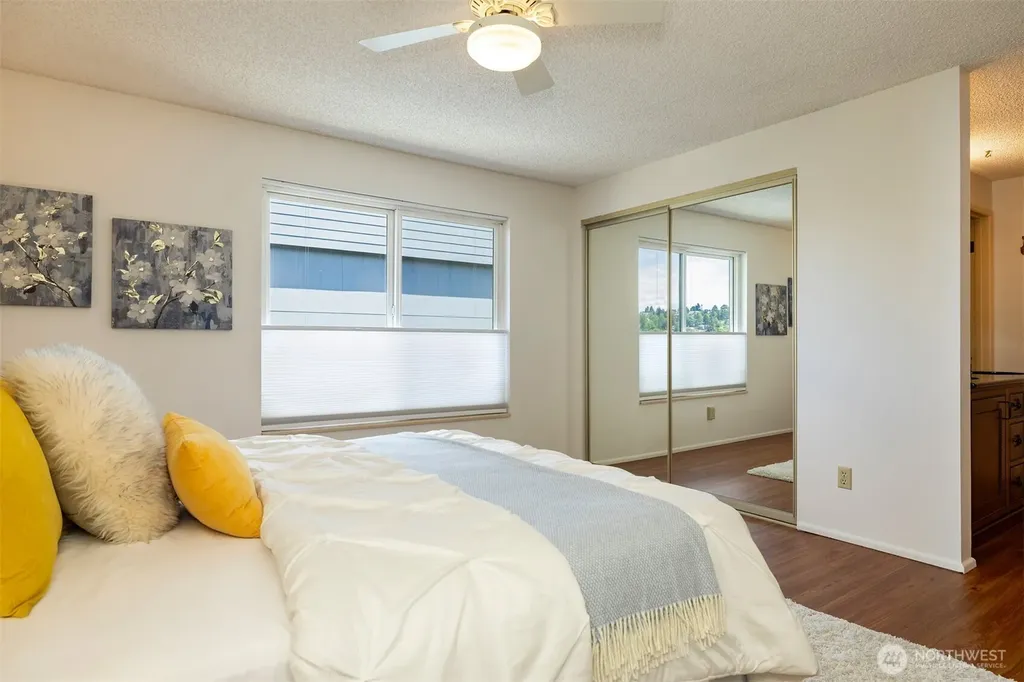 2219 13th Avenue W Seattle WA 98119