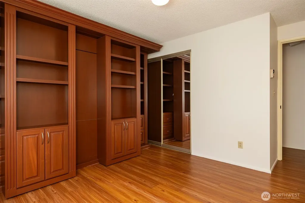 2219 13th Avenue W Seattle WA 98119
