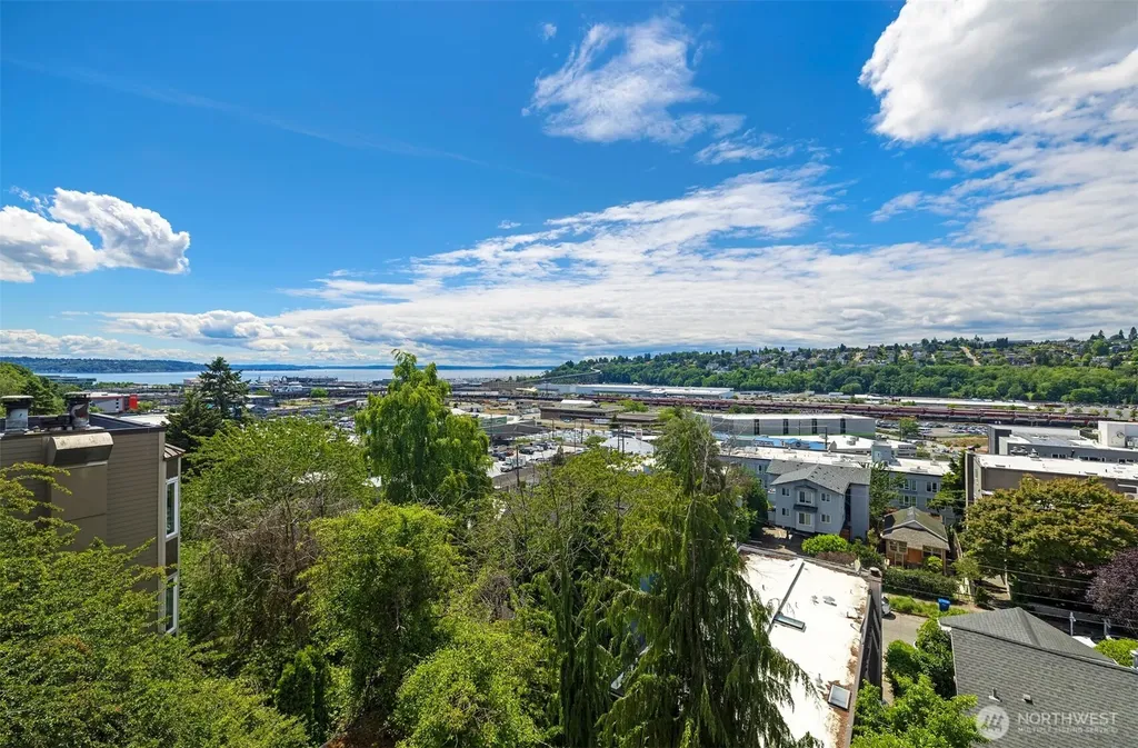 2219 13th Avenue W Seattle WA 98119