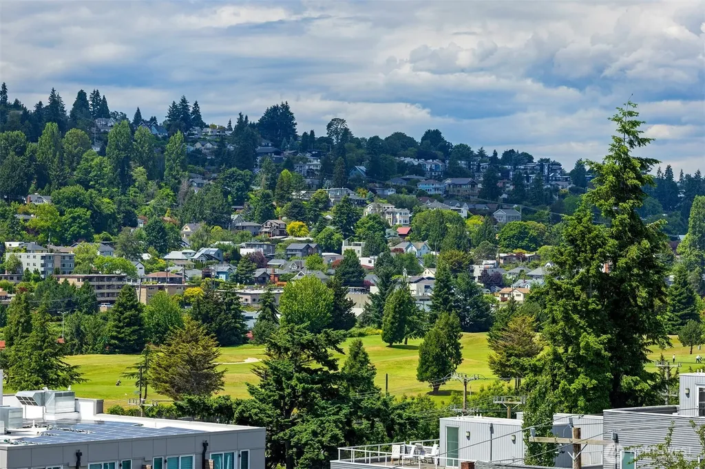 2219 13th Avenue W Seattle WA 98119