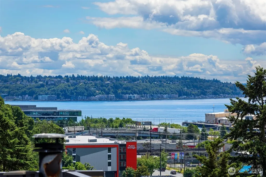 2219 13th Avenue W Seattle WA 98119