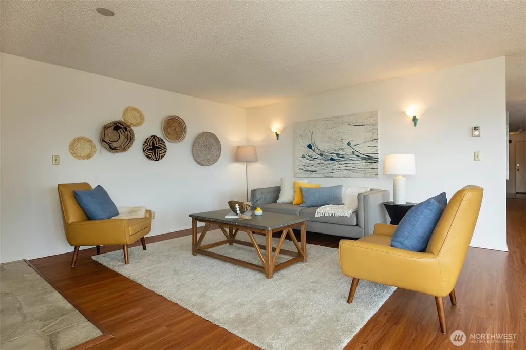 2219 13th Avenue W Seattle WA 98119