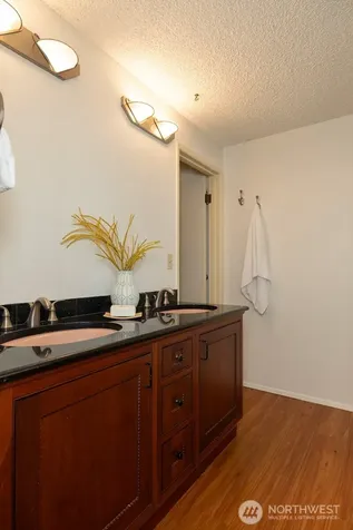2219 13th Avenue W Seattle WA 98119