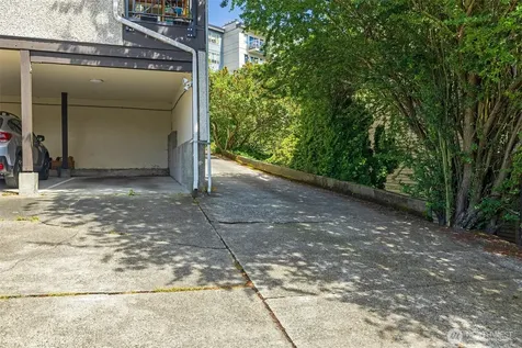2219 13th Avenue W Seattle WA 98119