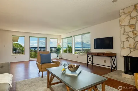2219 13th Avenue W Seattle WA 98119