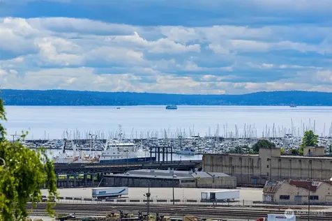 2219 13th Avenue W Seattle WA 98119