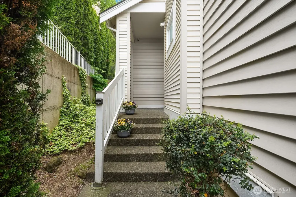 535 S 51st Court Renton WA 98055