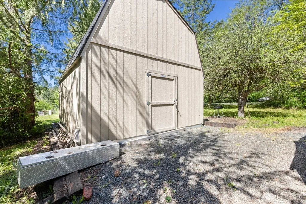 2252 Black Diamond Road Port Angeles WA 98363