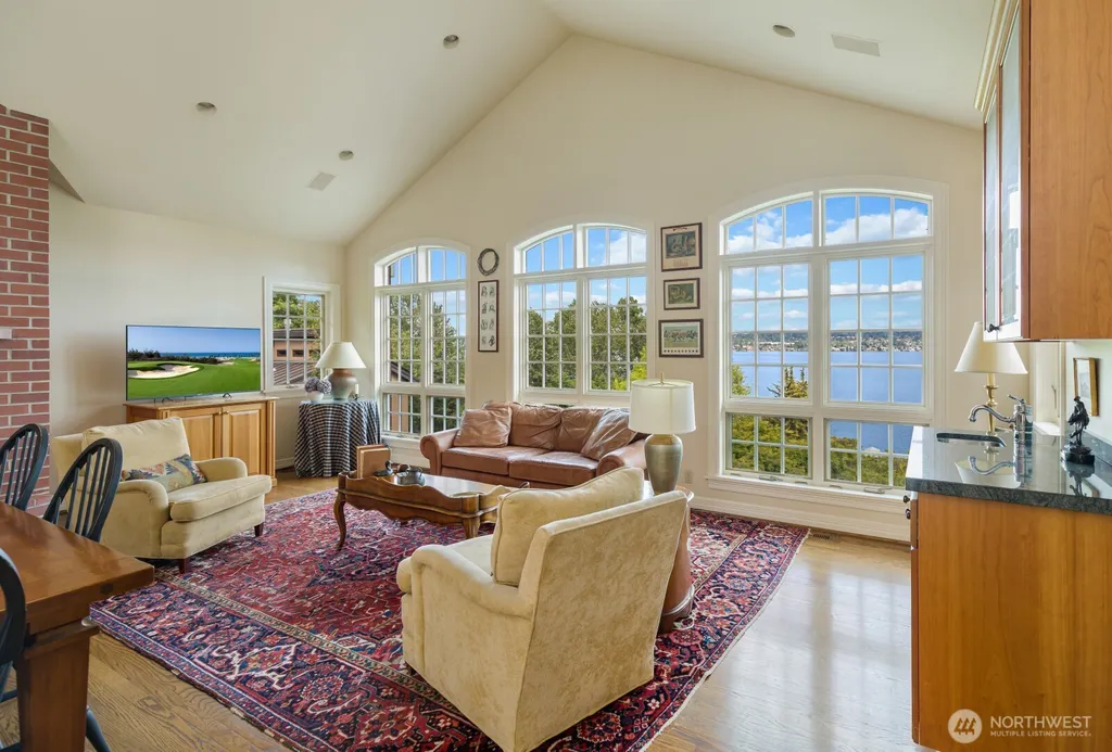 6681 NE Windermere Street Seattle WA 98115