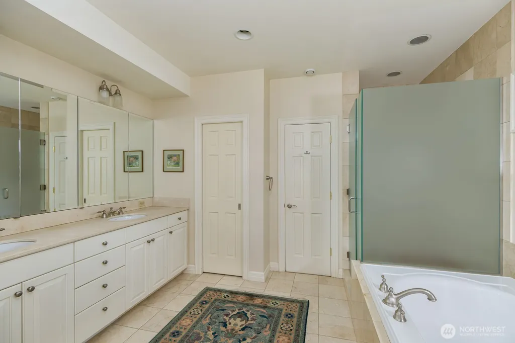 6681 NE Windermere Street Seattle WA 98115