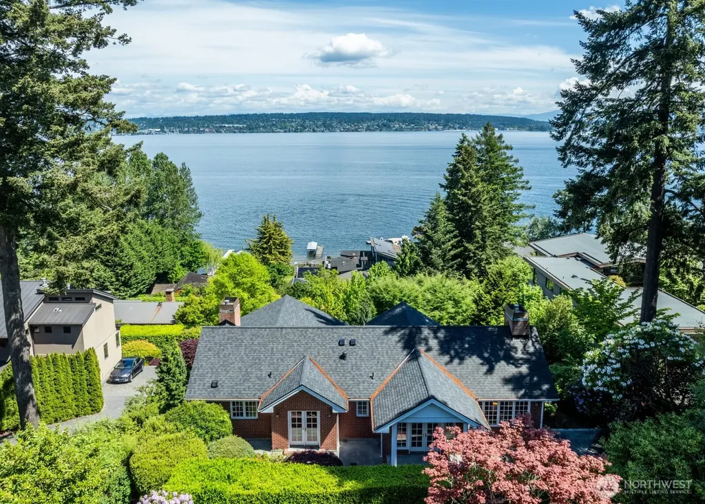 6681 NE Windermere Street Seattle WA 98115