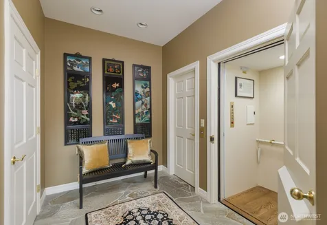 6681 NE Windermere Street Seattle WA 98115