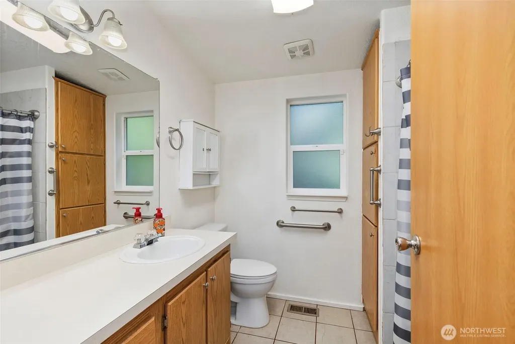 7831 Phillips Road SE Port Orchard WA 98367