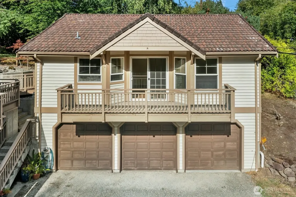 18901 61 Avenue NE Kenmore WA 98028
