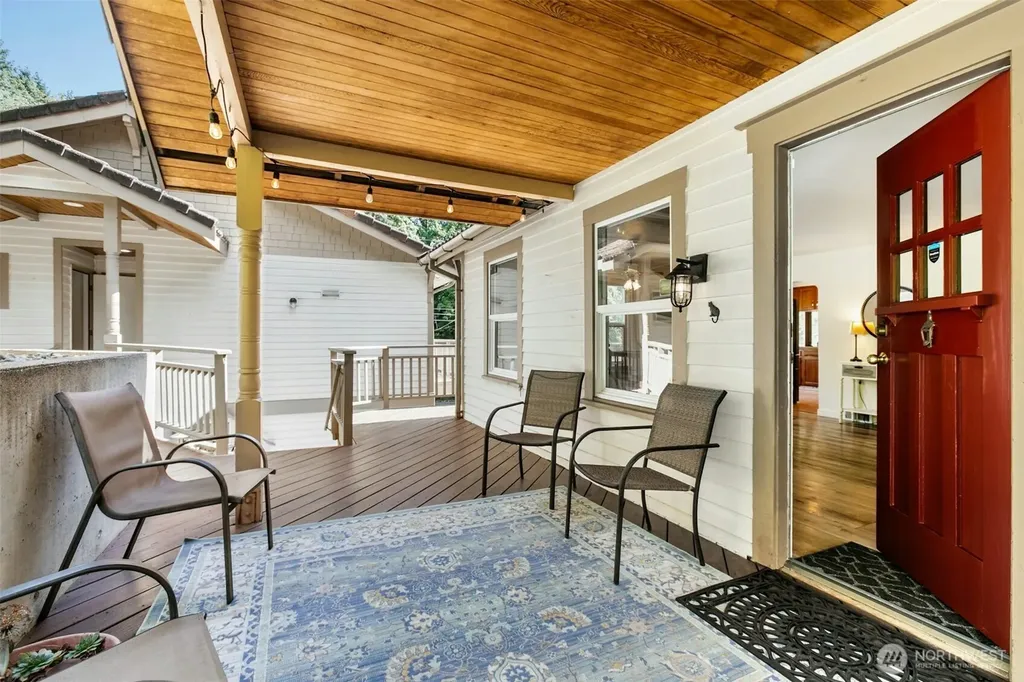 18901 61 Avenue NE Kenmore WA 98028